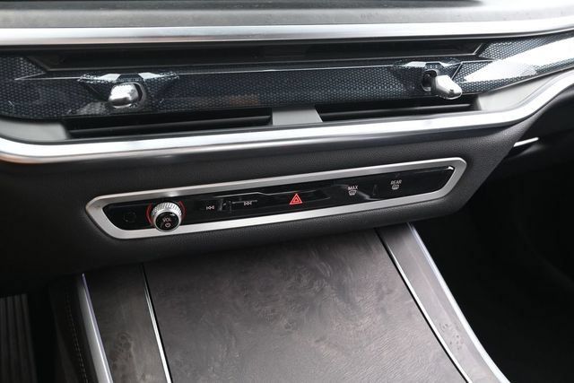 Used 2025 BMW X5 xDrive50e AWD/4WD image 22