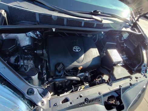 Used 2018 Toyota Sienna XLE w/ XLE Navigation Package image 13