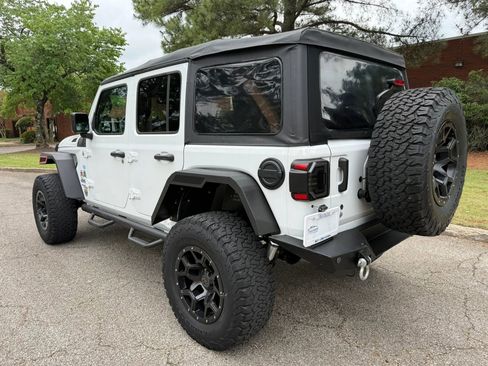Used 2018 Jeep Wrangler Unlimited Sport S AWD/4WD image 3