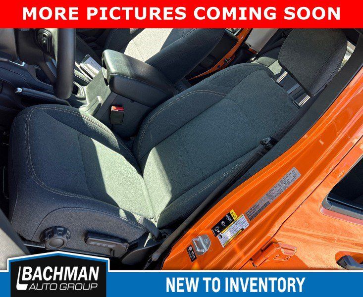 Used 2025 Jeep Gladiator Sport AWD/4WD image 4