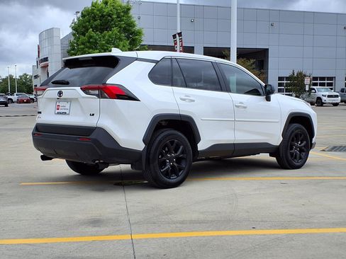 Used 2025 Toyota RAV4 LE image 5