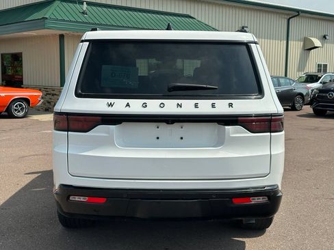 Used 2024 Jeep Wagoneer Series II AWD/4WD image 38