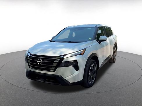 Used 2025 Nissan Rogue SV FWD image 7
