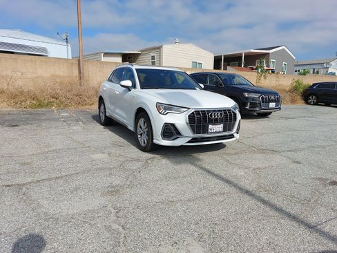 Used 2023 Audi Q3 2.0T Premium AWD/4WD image 2