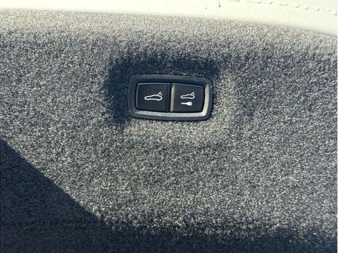 Used 2020 Porsche Taycan 4S image 27