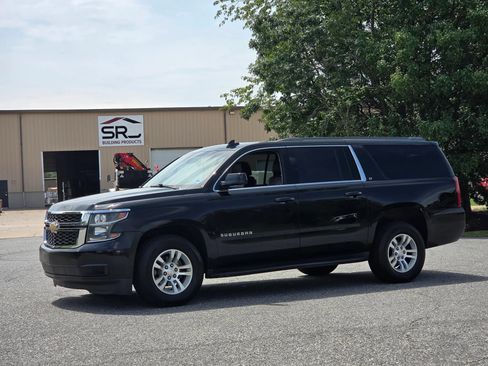 Used 2019 Chevrolet Suburban LT AWD/4WD image 10