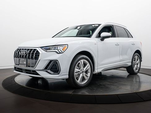 Certified 2023 Audi Q3 2.0T Premium Plus w/ Premium Plus Package AWD/4WD image 7