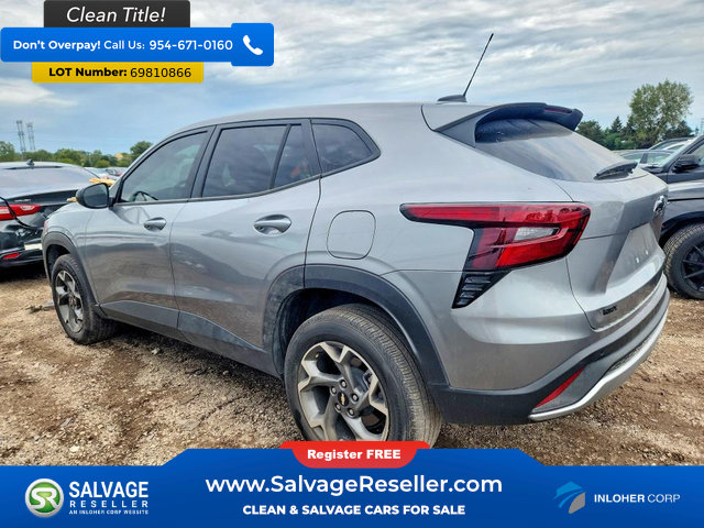 Used 2026 Chevrolet Trax RS FWD image 3