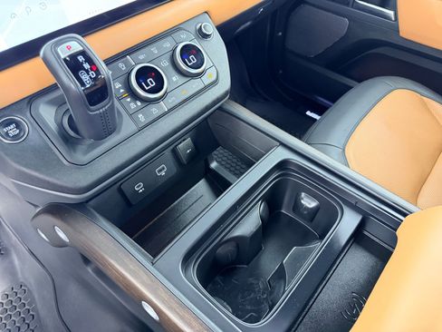 Used 2023 Land Rover Defender 110 X AWD/4WD image 24