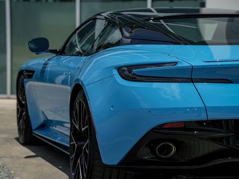 New 2025 Aston Martin DB12 Coupe image 19