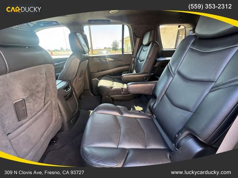 Used 2019 Cadillac Escalade Platinum w/ Escalade Sport Edition AWD/4WD image 19