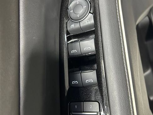 Used 2022 Cadillac Escalade Premium Luxury w/ Performance Package AWD/4WD image 9