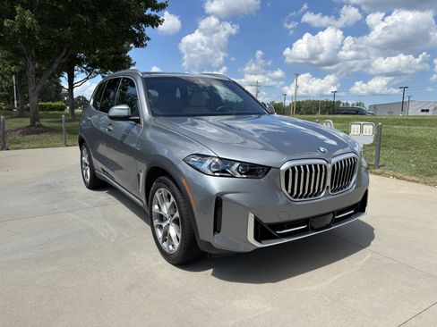 Used 2024 BMW X5 xDrive40i w/ Executive Package AWD/4WD image 2
