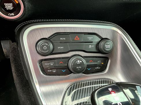 Used 2018 Dodge Challenger SXT RWD image 14