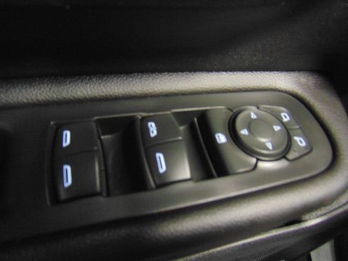 Used 2022 GMC Terrain AT4 w/ Infotainment Package II AWD/4WD image 9
