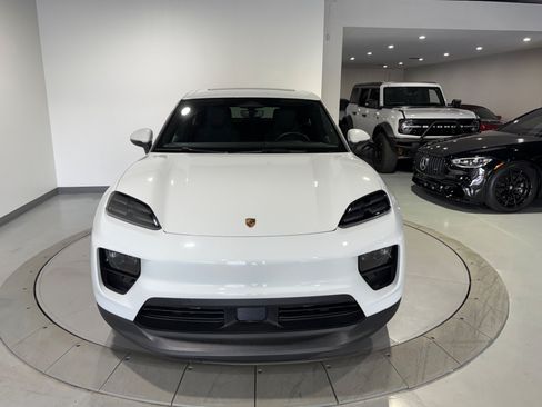 Used 2024 Porsche Macan 4 Electric AWD/4WD image 6