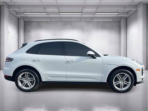 Used 2020 Porsche Macan AWD/4WD image 2