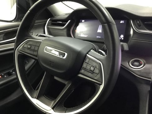 Used 2022 Jeep Grand Cherokee Limited AWD/4WD image 42