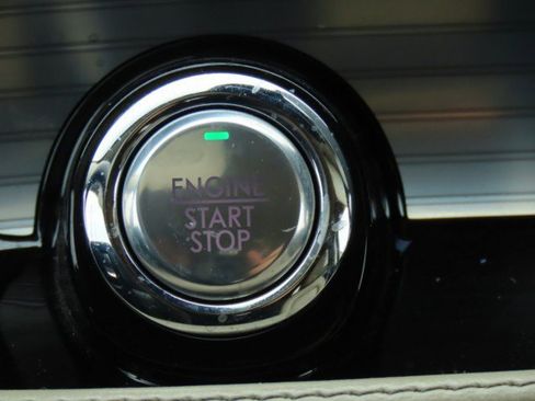 Used 2020 Lincoln Corsair FWD w/ Equipment Group 101A image 28