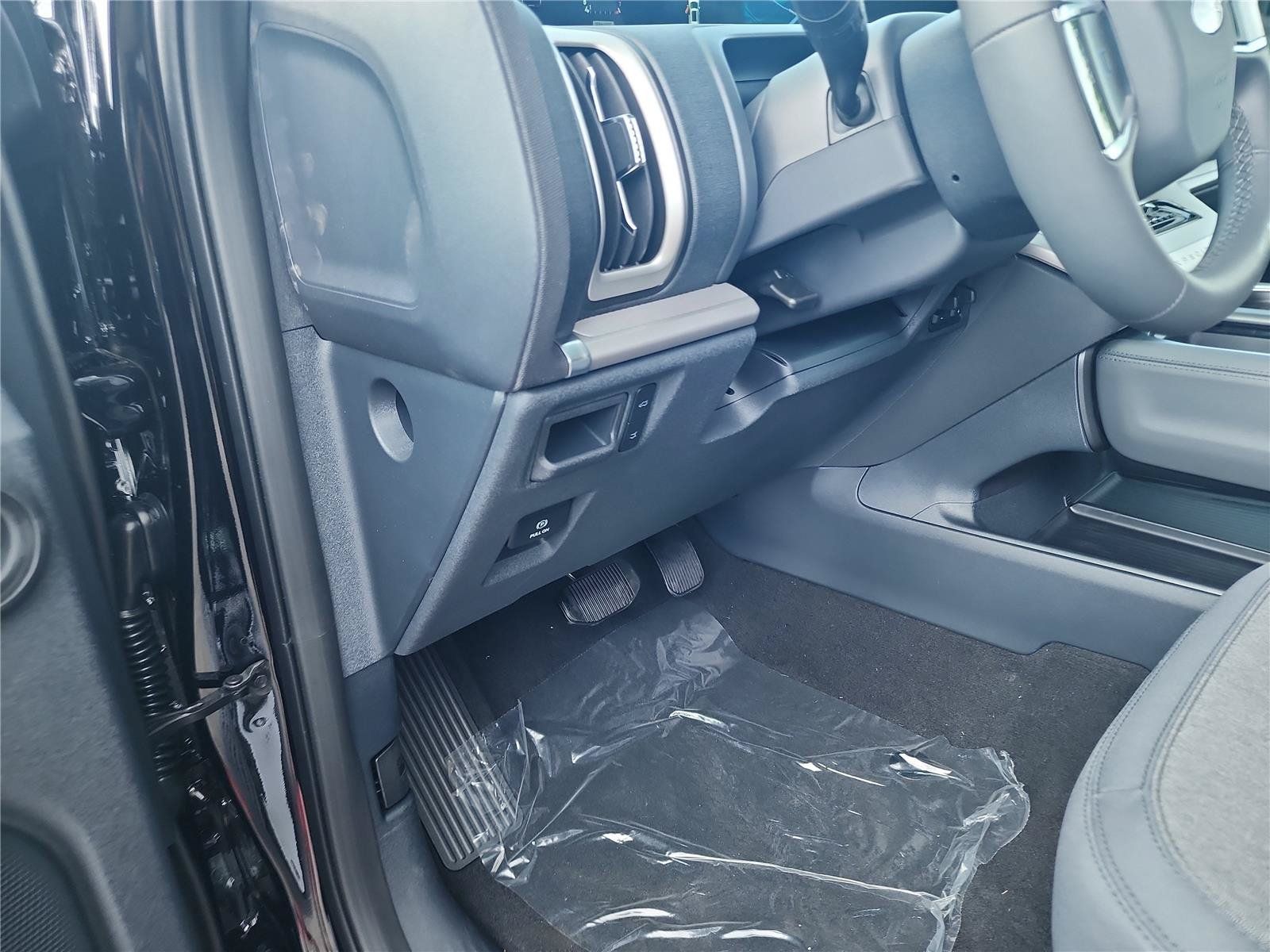 New 2027 Ford Expedition Active RWD image 12