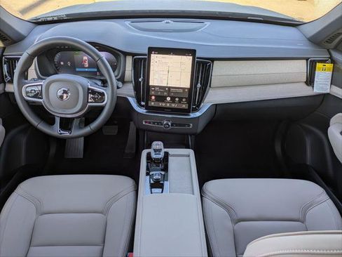 New 2026 Volvo XC90 T8 Plus w/ Protection Package Premier AWD/4WD image 11