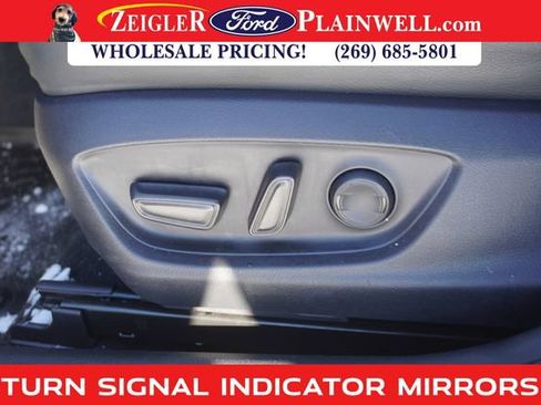 Used 2023 Toyota Camry SE image 12