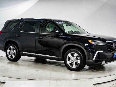 Used 2025 Honda Pilot EX-L image 14