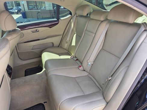 Used 2010 Lexus LS 460 L image 8