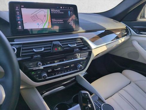 Used 2023 BMW 530e w/ M Sport Package RWD image 15
