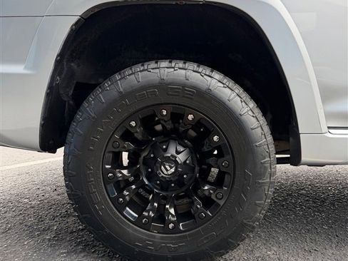 Used 2011 Toyota 4Runner SR5 w/ Convenience Pkg AWD/4WD image 11