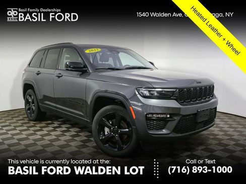 Used 2023 Jeep Grand Cherokee Limited w/ Black Appearance Package AWD/4WD image 1