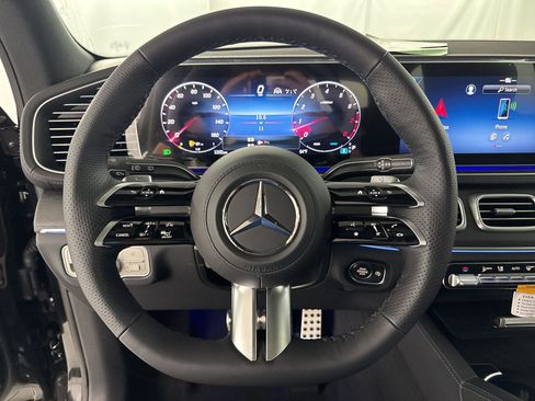 New 2026 Mercedes-Benz GLS 580 4MATIC image 17