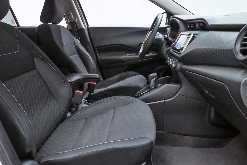 Used 2022 Nissan Kicks S FWD image 13