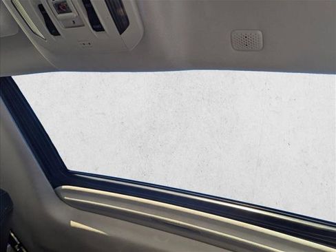 Used 2021 Toyota Highlander XLE image 15