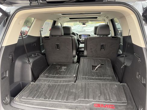 Used 2020 GMC Acadia Denali w/ Denali Ultimate Package AWD/4WD image 12