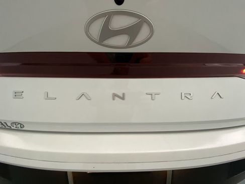 Used 2024 Hyundai Elantra SEL FWD image 26