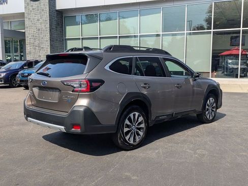 Used 2024 Subaru Outback Limited image 3