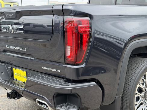 Used 2025 GMC Sierra 1500 Denali Ultimate AWD/4WD image 10