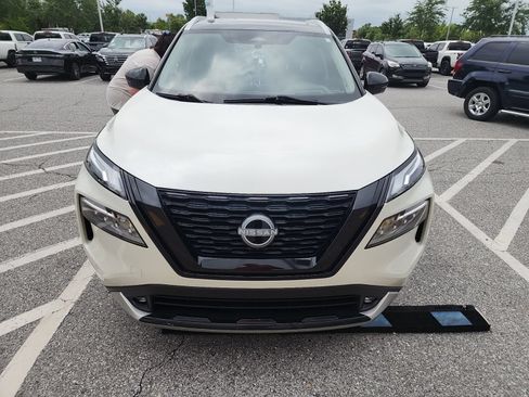 Used 2022 Nissan Rogue Platinum w/ Head-Up Display Package FWD image 2
