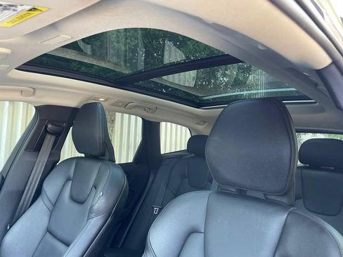 Used 2023 Volvo XC60 B5 Plus AWD/4WD image 26