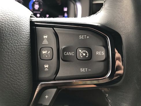 Used 2024 RAM 1500 Limited image 31