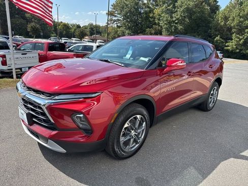 New 2025 Chevrolet Blazer LT image 3