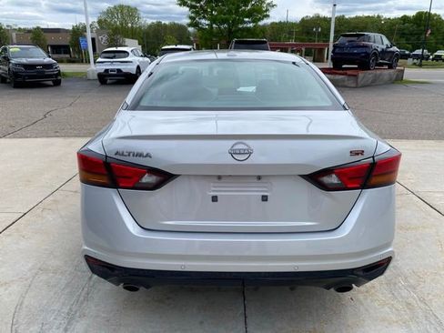 Used 2024 Nissan Altima 2.5 SR FWD image 4