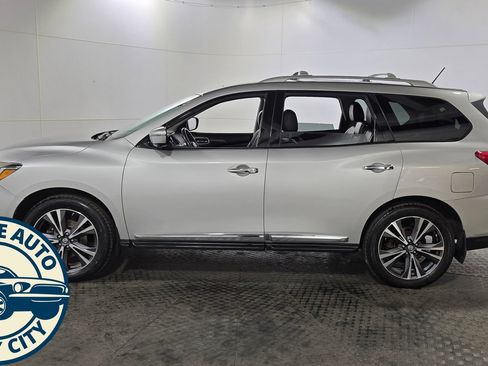 Used 2017 Nissan Pathfinder Platinum w/ Cargo Package AWD/4WD image 4