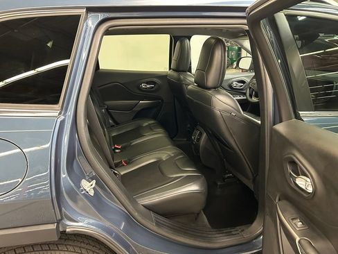 Used 2020 Jeep Cherokee Latitude Plus w/ Comfort/Convenience Group FWD image 14