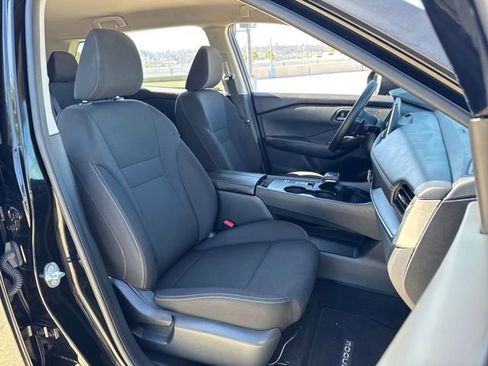 Used 2024 Nissan Rogue S image 21