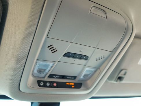 Used 2018 GMC Acadia SLT image 31