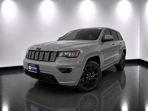 Used 2021 Jeep Grand Cherokee Laredo X AWD/4WD image 1