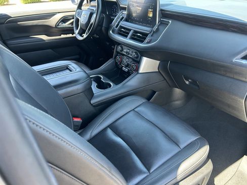 Certified 2024 Chevrolet Suburban LT RWD image 13