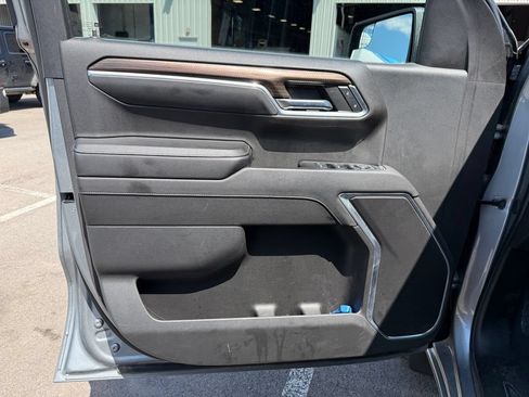 Used 2024 Chevrolet Silverado 1500 LT AWD/4WD image 6